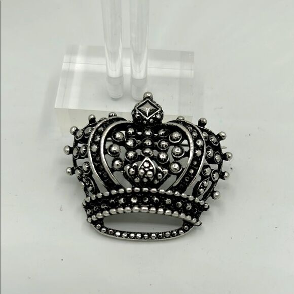 Vintage Signed KJL Silver Crown Brooch Pin - Picture 1 of 3